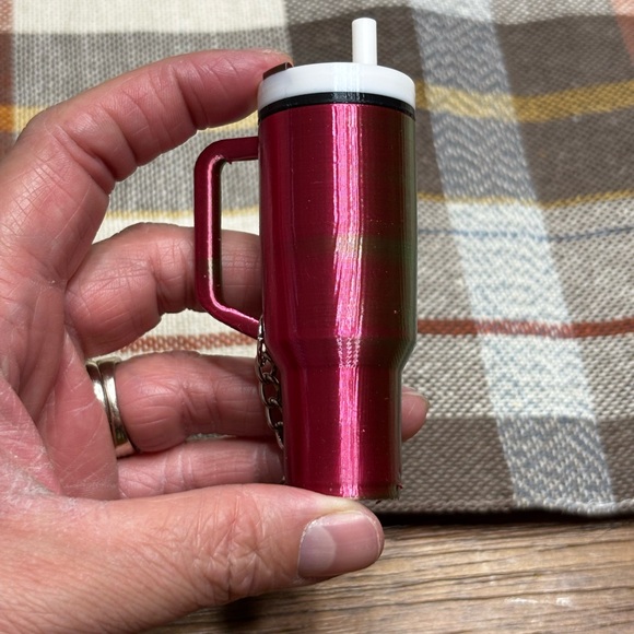 3D Printed “Stanley” chapstick holder keychain - Picture 4 of 7